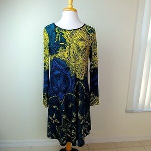 Spence: Faux leather trim, T shirt style shift dress, M